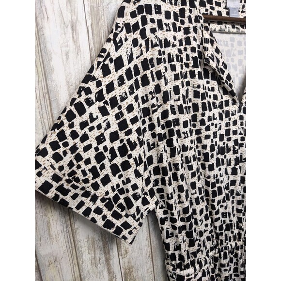 Chico’s Split-Neck Tie Waist Dress Cream Black Geometric Size 1 / Small $89 - Picture 2 of 9